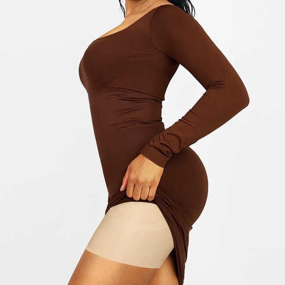 High-waisted Butt Lifter with removable hip pads - Picture 11 of 16